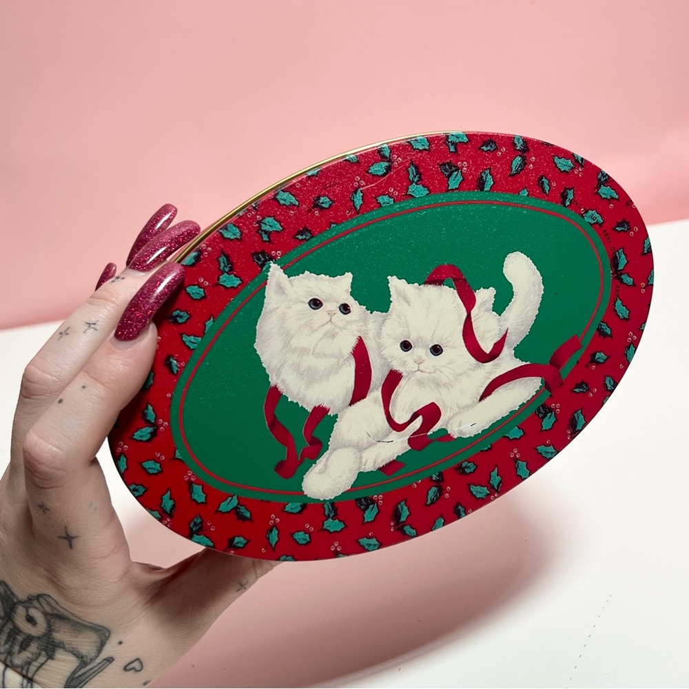 Vintage retro Persian cats holiday tin - Picture 2 of 5
